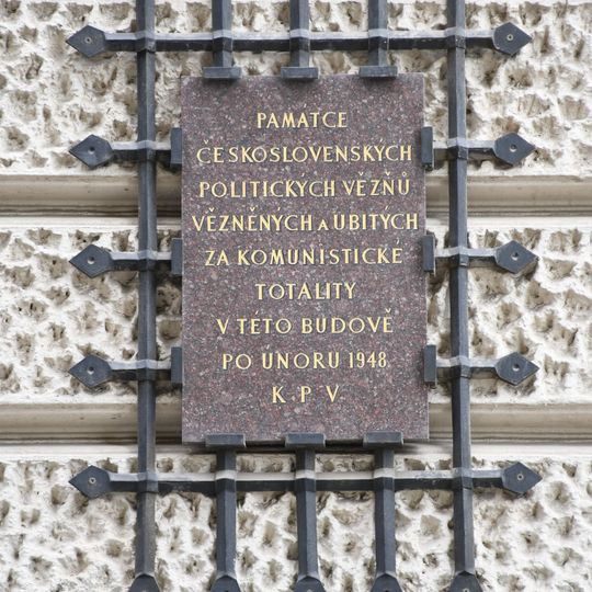 Pamětní deska politickým vězňům komunismu v Brně