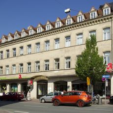 Wohn- und Geschäftshaus