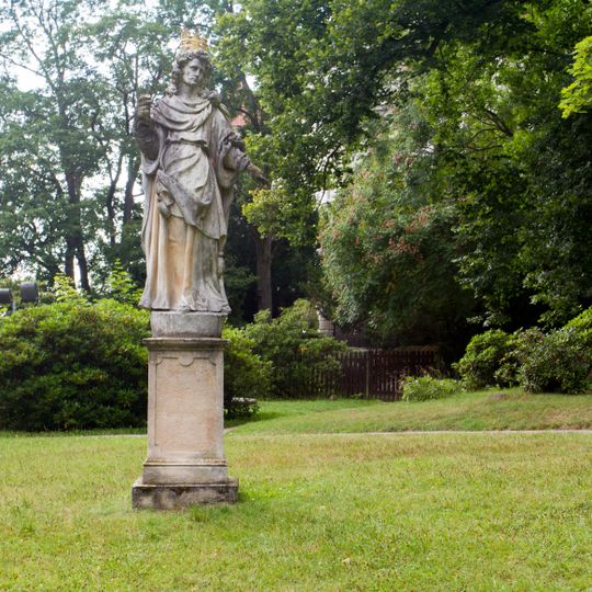 Socha boha Januse v parku zámku Konopiště