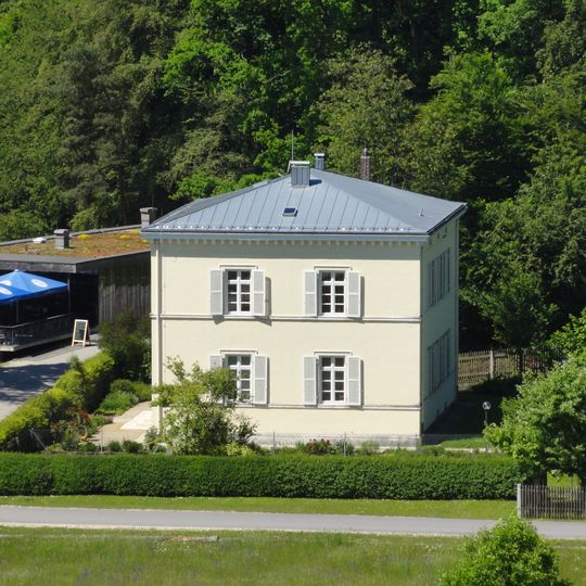 Befreiungshallestraße 3