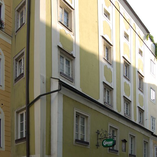 Pfarrgasse 8