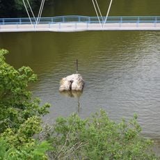 Kříž na ostrůvku v Brněnské nádrži pod hradem Veveří
