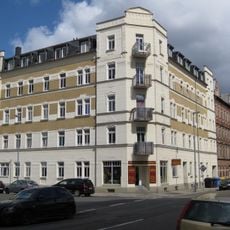 Mietshaus in geschlossener Bebauung in Ecklage Lutherstraße 60