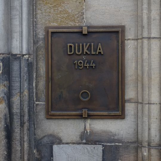 Pamětní deska Dukly na Staroměstské radnici v Praze