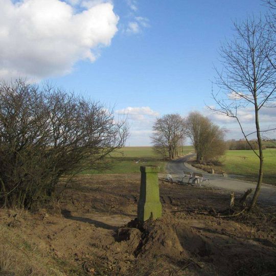 Kříž severovýchodně od obce Zhoř