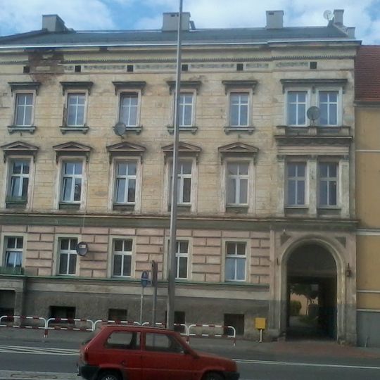 Pl. Niepodległości 8 w Kluczborku