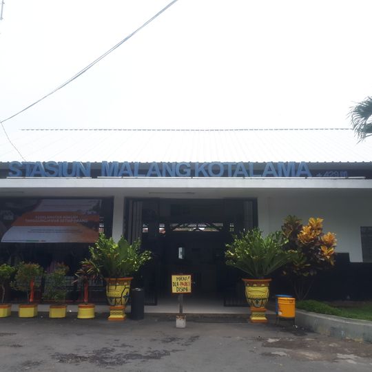Malang Kotalama railway station