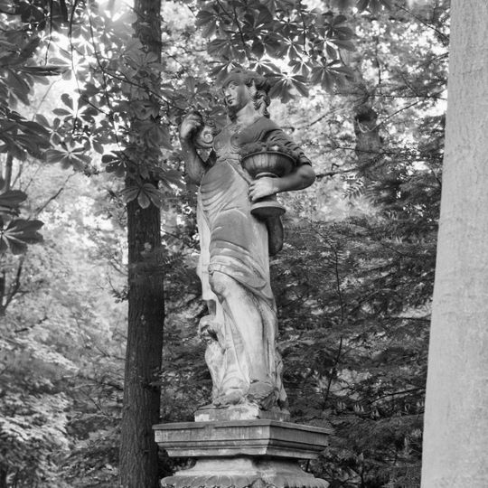 Fraeylemaborg, beeld van Pomona