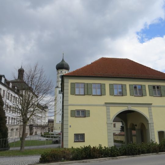 Torhaus des ehemaligen Klosters