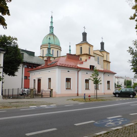 Dom parafialny parafii Chrystusa Króla, Ks. Józefa Jałowego 37 w Rzeszowie