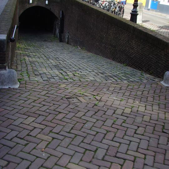 Wed between the Ganzenmarkt and the Oudegracht