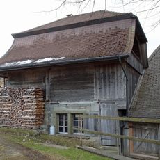 Granary with oven room
