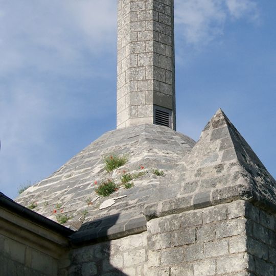 Lanterne des morts de Fontevraud-l'Abbaye