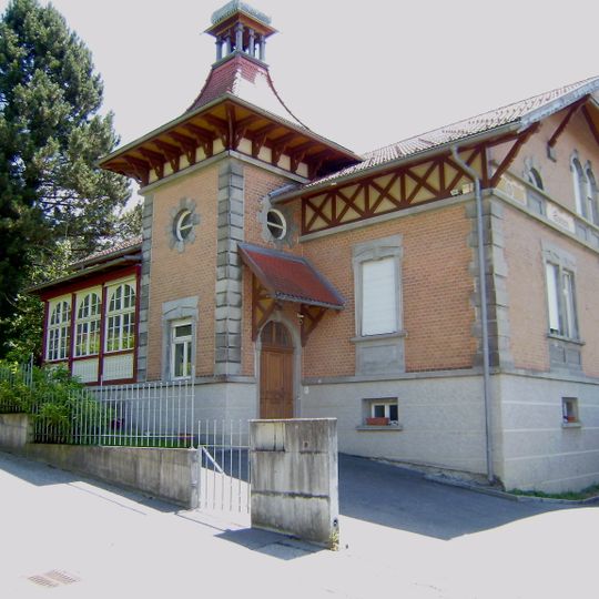 Villa Sonnenhügel und Gartenmauer