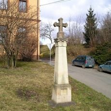 Kamenný pamětní kříž ve Stehelčevsi