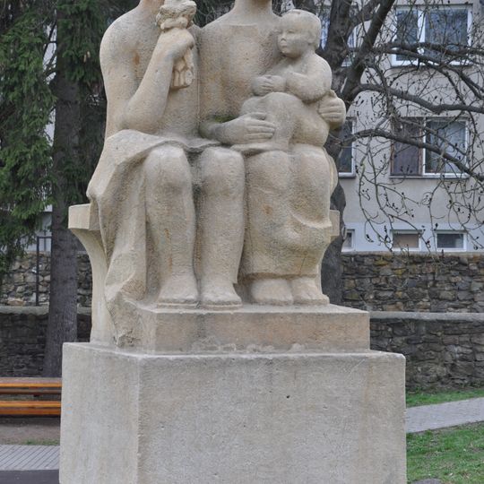 Socha matky s dítětem