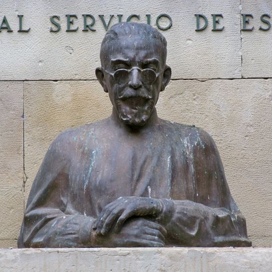 Monumento al doctor Gálvez Ginachero