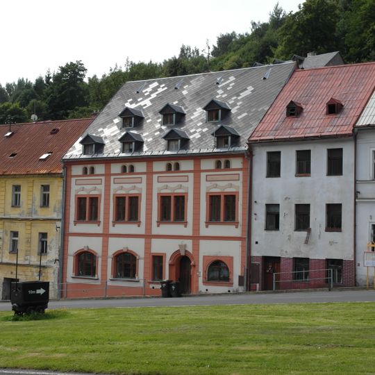 Náměstí Republiky čp. 4