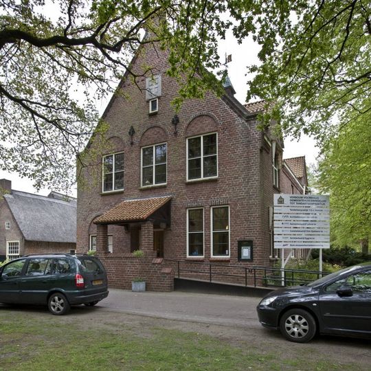 Gemeentehuis, Dwingeloo