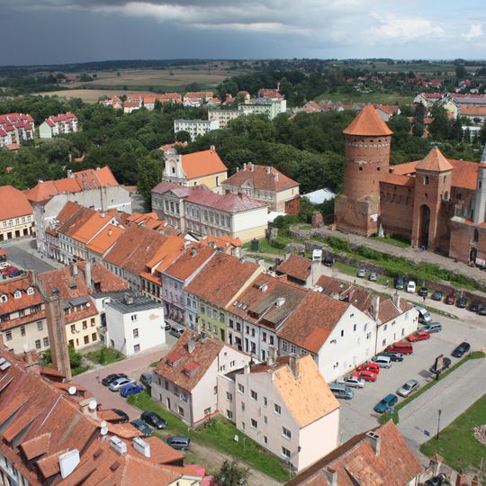 Założenie urbanistyczne Starego Miasta, 50 - 100 m od zewnętrznej linii obwarowań z zabudową wieków późniejszych