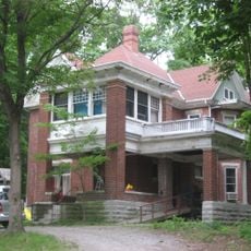 David Worth Dennis House