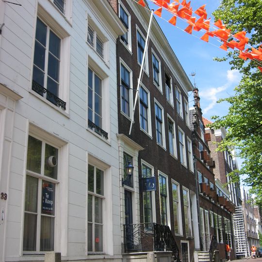 Pand met eenvoudige lijstgevel