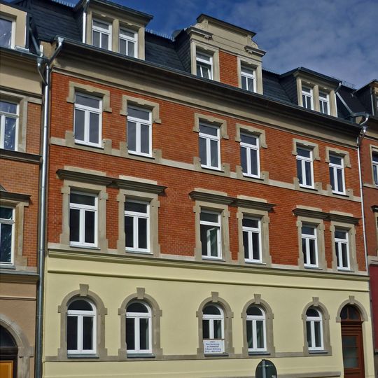 Mietshaus in geschlossener Bebauung Pulsnitzer Straße 7