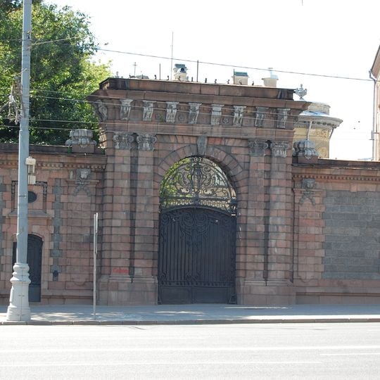 Дом Дервиза