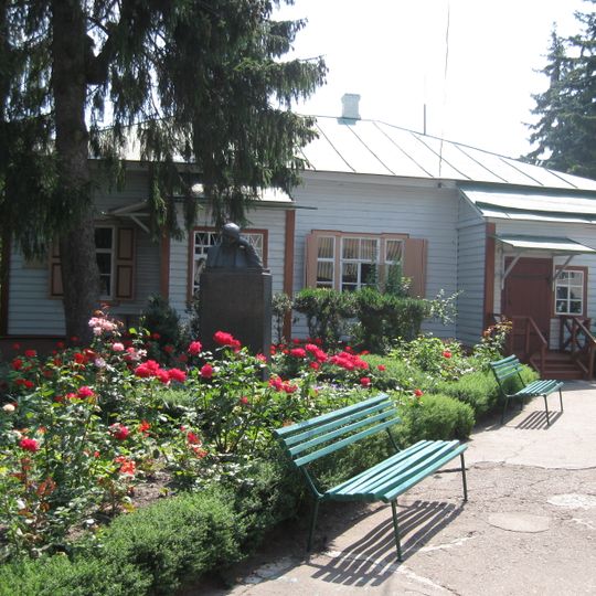 Mykhailo Kotsiubynsky manor house in Chernihiv