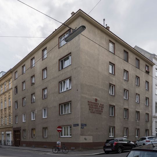 Gemeindebau Costagasse 15