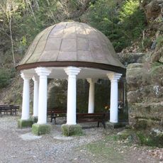 Altán u Zdislaviny studánky ve Lvové