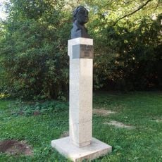 Busta Vítězslava Volavého u zámku ve Strážnici