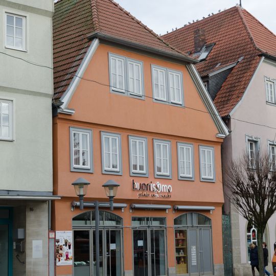 Wohn- und Geschäftshaus