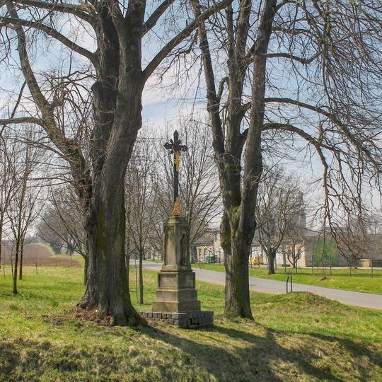 Kříž v Nezamyslicích na rozcestí ke hřbitovu