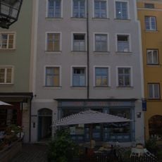 Wohn- und Geschäftshaus