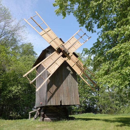Ülendi windmill