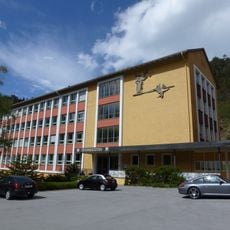 Bundesrealgymnasium Landeck-Perjen mit Kunst am Bau