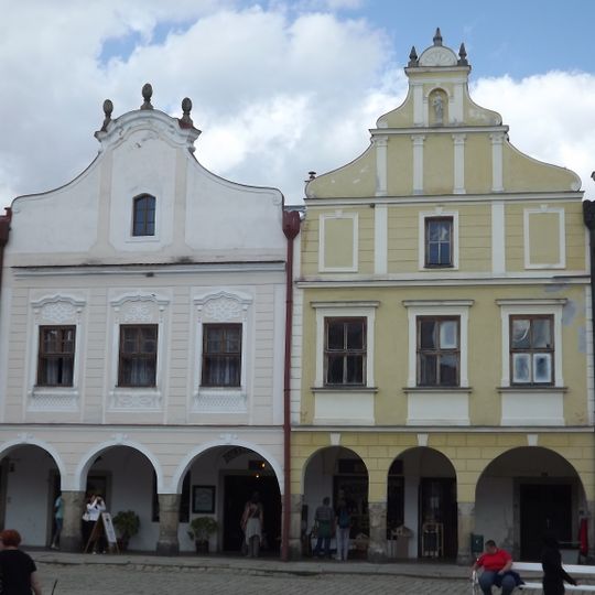 Náměstí Zachariáše z Hradce 64