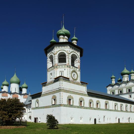 Трапезная с церквами апостола Иоанна Богослова и Вознесения Господня, с колокольней