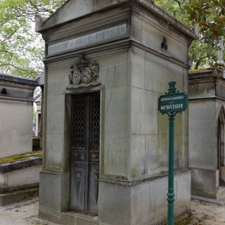 Grave of Hallay-Coetquen