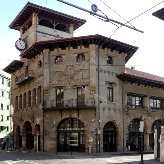 Estación De Ferrocarriles Vascongados En Atxuri