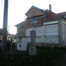 Kříž v Kasejovicích u křižovatky