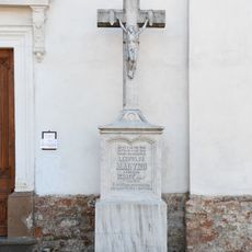Wayside cross in Sentice near a chapel