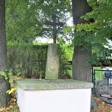 Kříž na rozcestí v Okounově