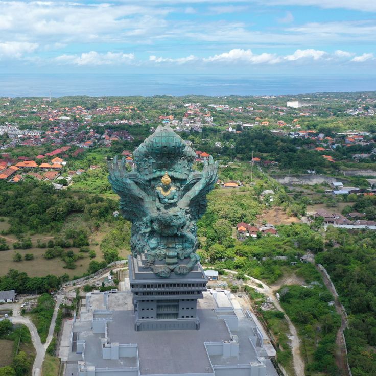 Estatua de Garuda Wisnu Kencana