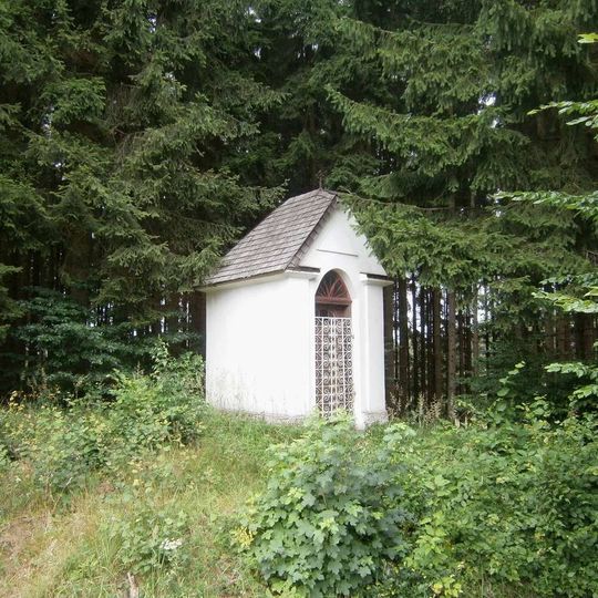 Kaplička jižně od Jedlí u silnice