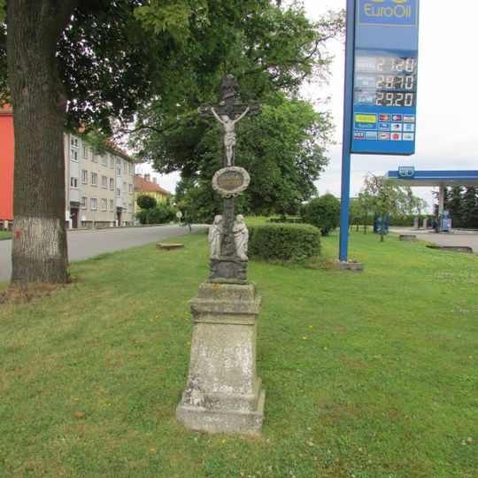 Kříž v Žirovnické ulici u benzinové pumpy v Počátkách