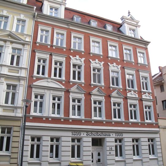 Mietshaus in geschlossener Bebauung Gobbinstraße 14