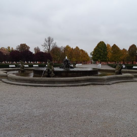 Central fountain in Troja castle garden