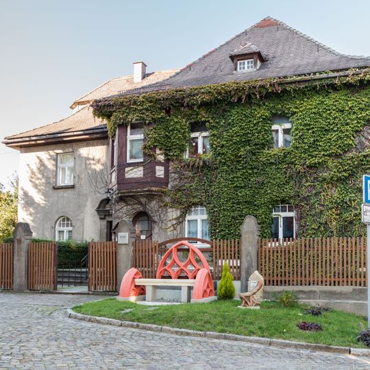 Pfarrhaus mit Einfriedung Johanniskirchhof 4; 5